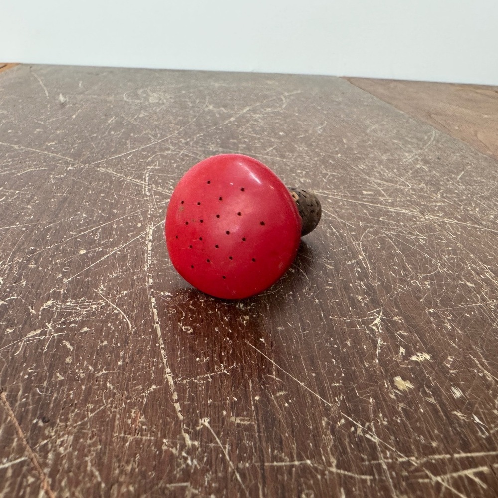 Vintage Bakelite Sprinkler Bottle Top Red White‎ Cork Seal Made in USA